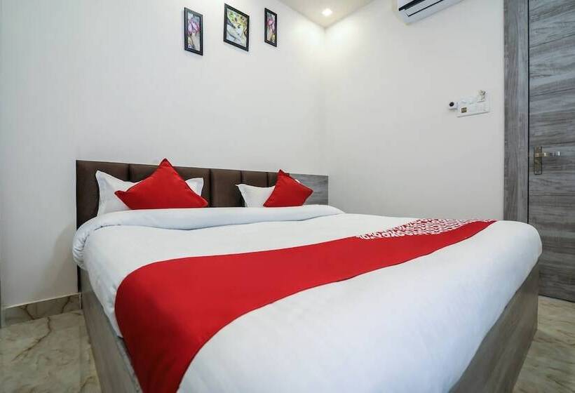 هتل Pooja Residency