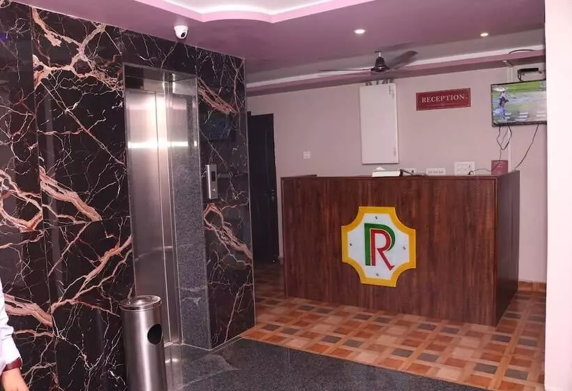 ホテル Pooja Residency