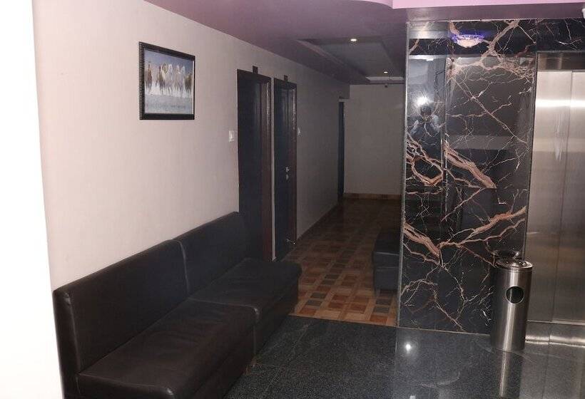 هتل Pooja Residency