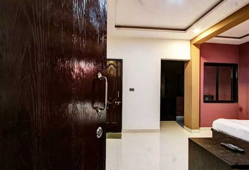 ホテル Spot On 37197 Mallya Residency