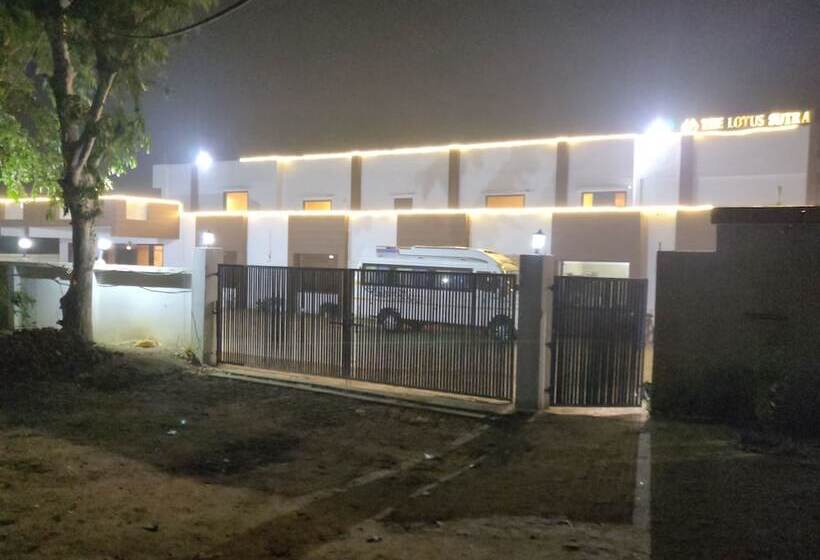 酒店 The Lotus Sutra