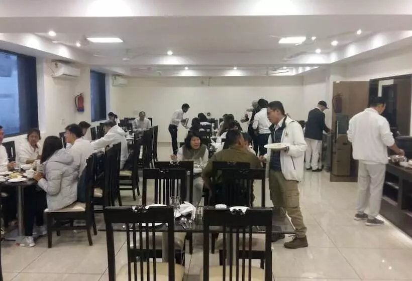 Hotelli The Lotus Sutra