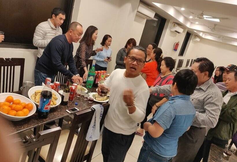 酒店 The Lotus Sutra