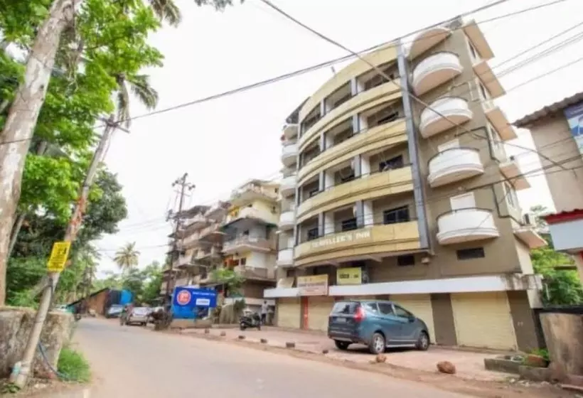 Hotelli Travellers Inn