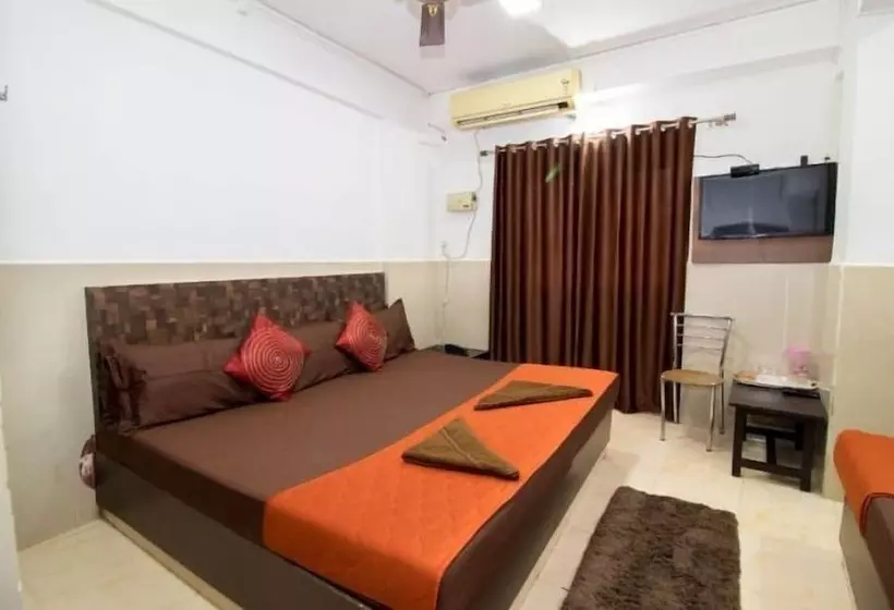 Hotelli Travellers Inn