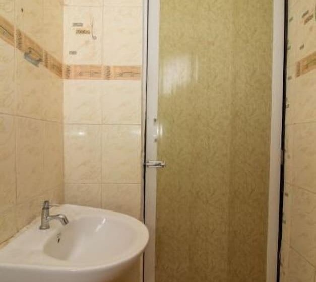 호텔 Travellers Inn