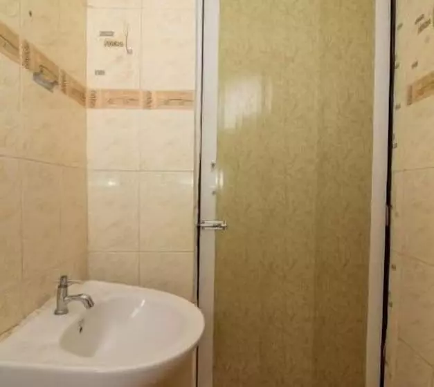 Hotelli Travellers Inn