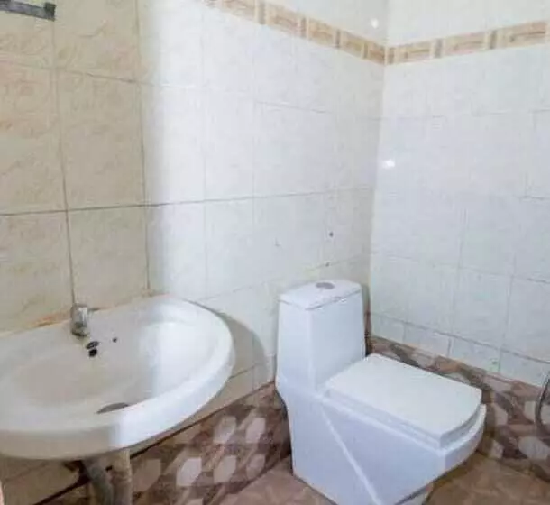 Hotelli Travellers Inn