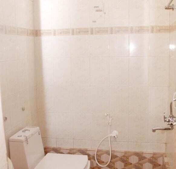 호텔 Travellers Inn