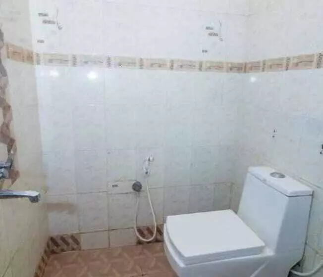 Hotelli Travellers Inn