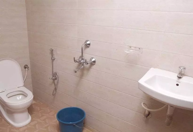 Hotelli Travellers Inn