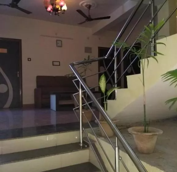 Hotelli Zero Mile Rooms