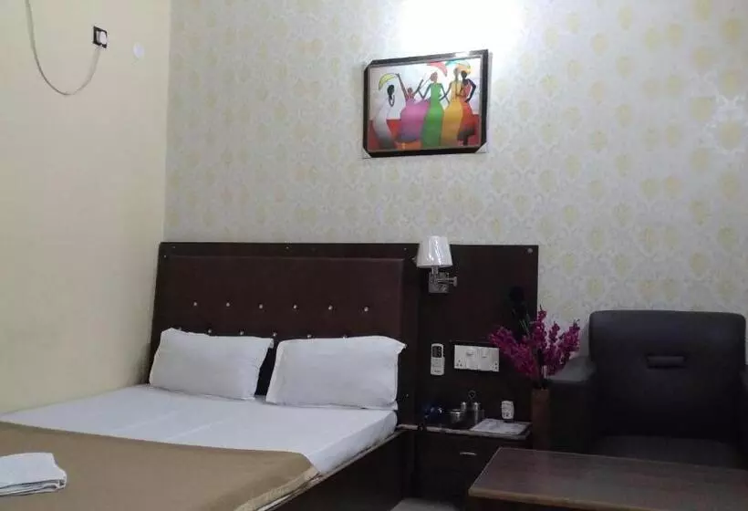 Hotelli Zero Mile Rooms