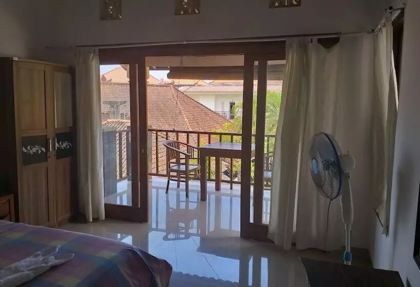 ペンション Bali Sari Homestay
