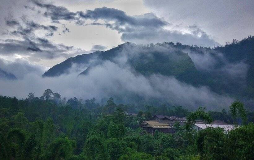 ペンション Bromo Ecolodge