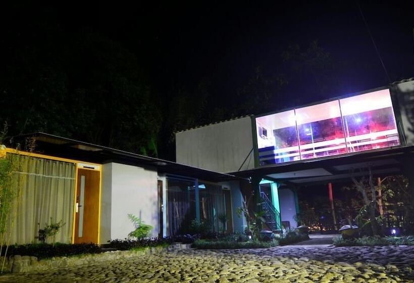 ペンション Bromo Ecolodge