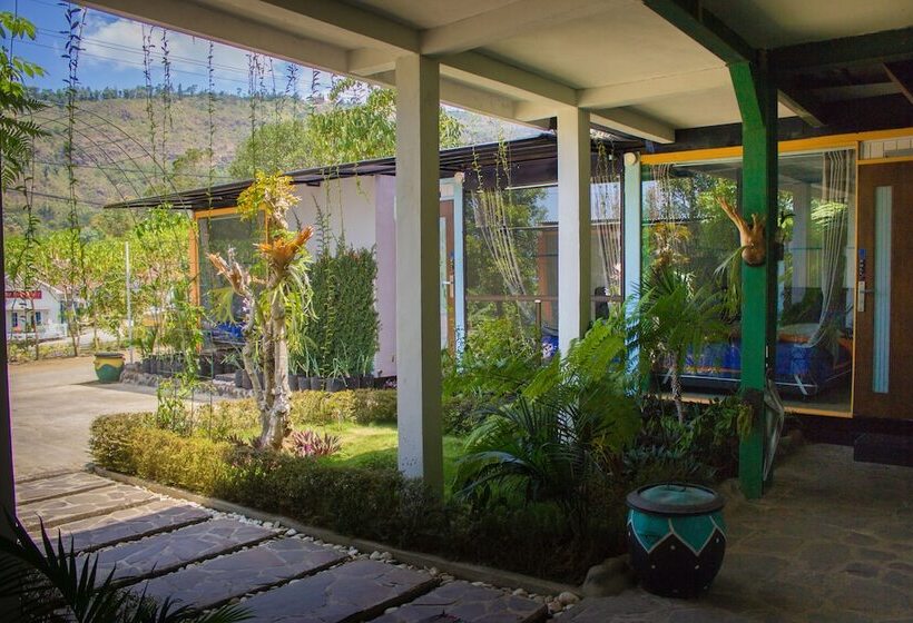 ペンション Bromo Ecolodge