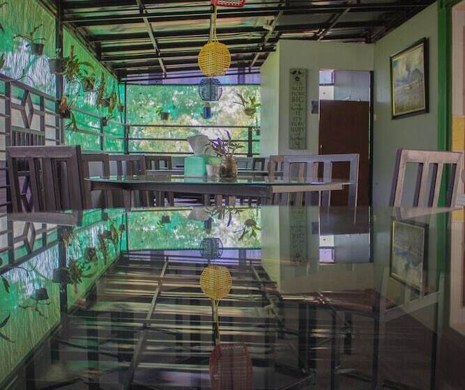 ペンション Bromo Ecolodge