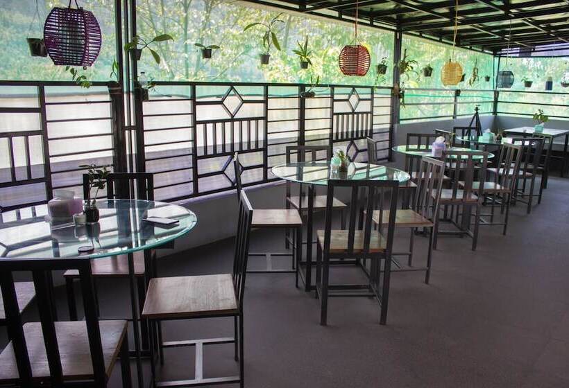 ペンション Bromo Ecolodge