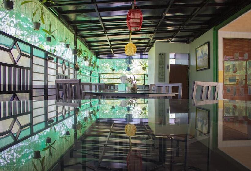 ペンション Bromo Ecolodge