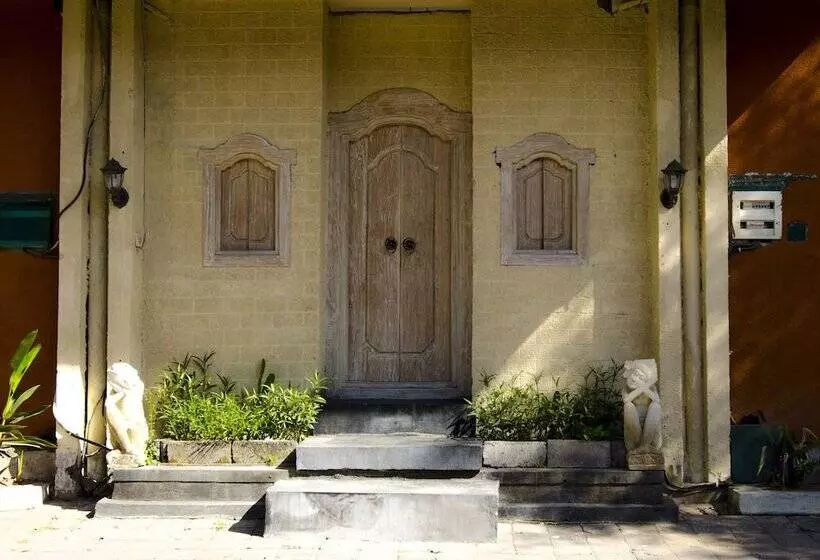 ペンション Kelapa Guest House