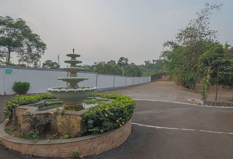 بنسيون Reddoorz Plus At Hotel Negeri Baru Lodaya Puncak