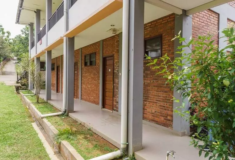 Majatalo Reddoorz Plus At Hotel Negeri Baru Lodaya Puncak