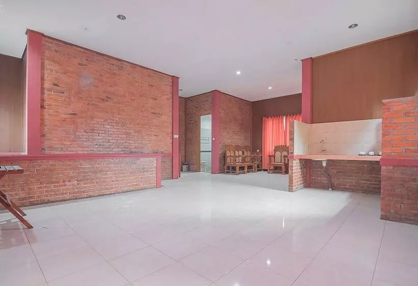 Majatalo Reddoorz Plus At Hotel Negeri Baru Lodaya Puncak