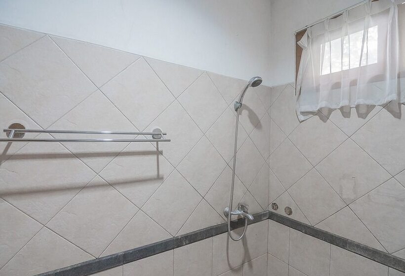 بنسيون Reddoorz Plus At Hotel Negeri Baru Lodaya Puncak