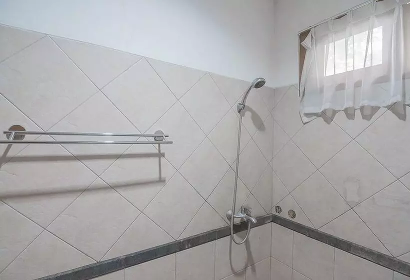 Majatalo Reddoorz Plus At Hotel Negeri Baru Lodaya Puncak