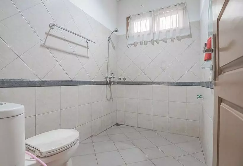 Majatalo Reddoorz Plus At Hotel Negeri Baru Lodaya Puncak