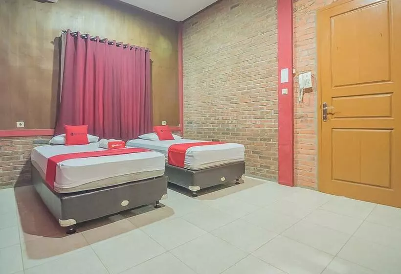 Majatalo Reddoorz Plus At Hotel Negeri Baru Lodaya Puncak