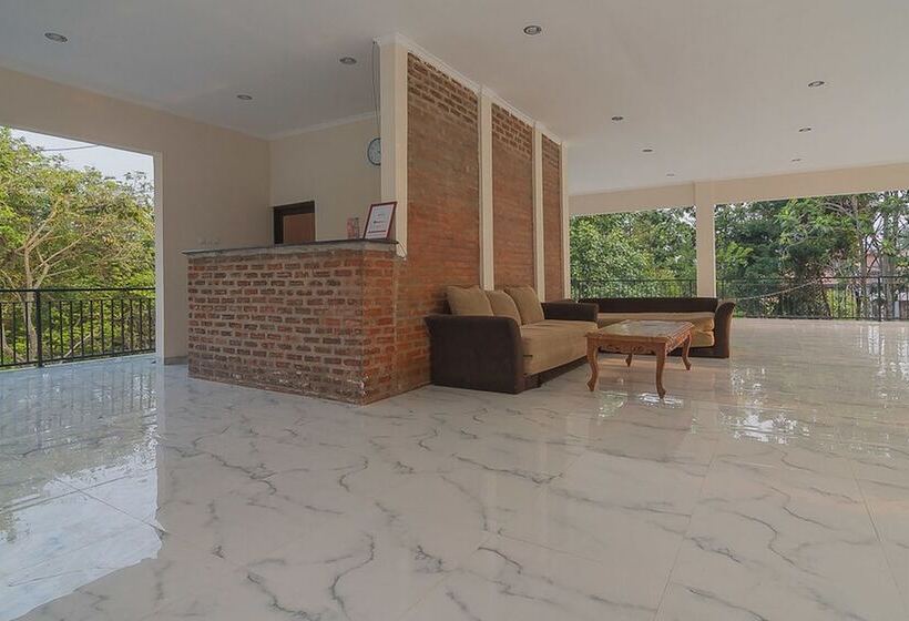 بنسيون Reddoorz Plus At Hotel Negeri Baru Lodaya Puncak