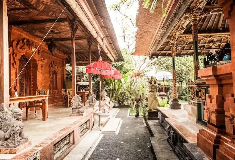 Majatalo Rumah Desa Bali