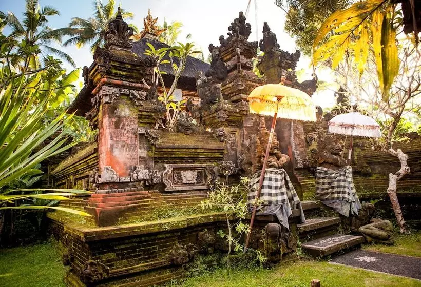 Majatalo Rumah Desa Bali