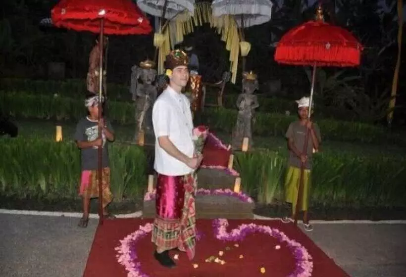 Majatalo Rumah Desa Bali