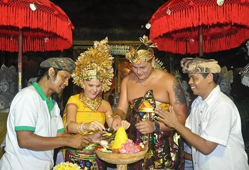 Majatalo Rumah Desa Bali