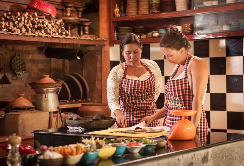 膳宿费 Rumah Desa Bali