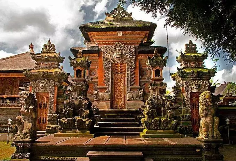 پانسیون Rumah Tu7u