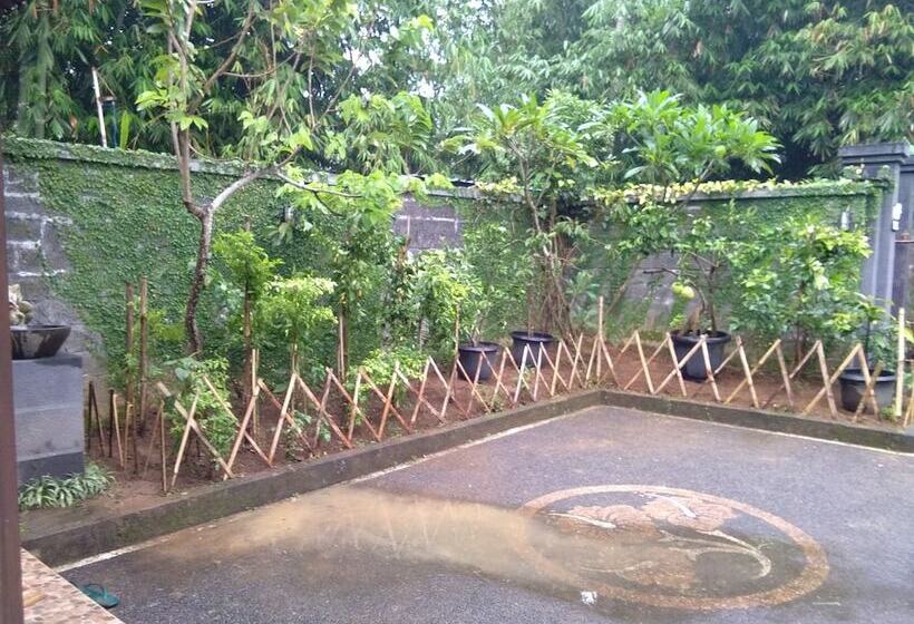 膳宿费 Rumah Tu7u