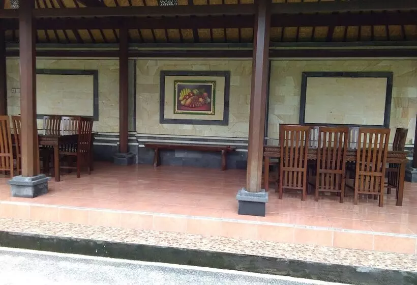 پانسیون Rumah Tu7u