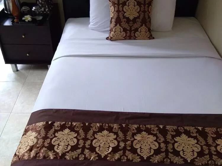 پانسیون Rumah Tu7u