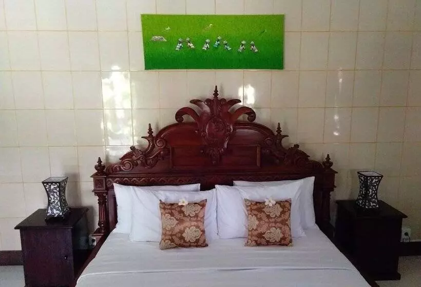پانسیون Rumah Tu7u