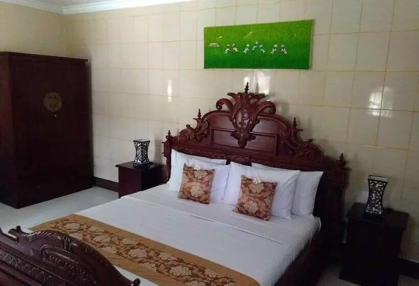 پانسیون Rumah Tu7u