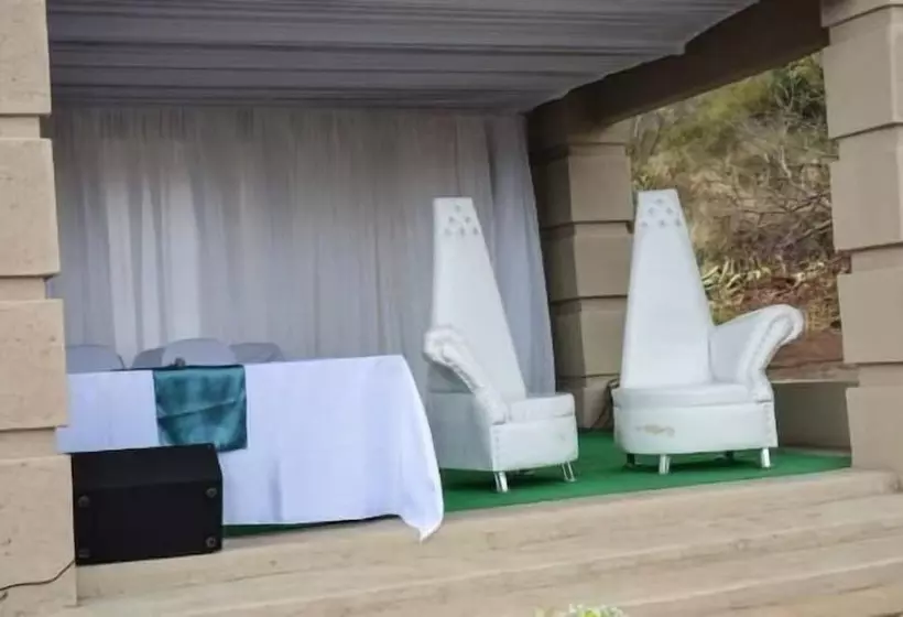 ペンション Shidila Lodge