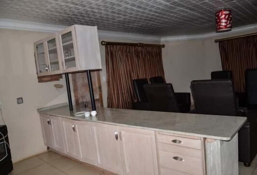 פנסיון Shidila Lodge