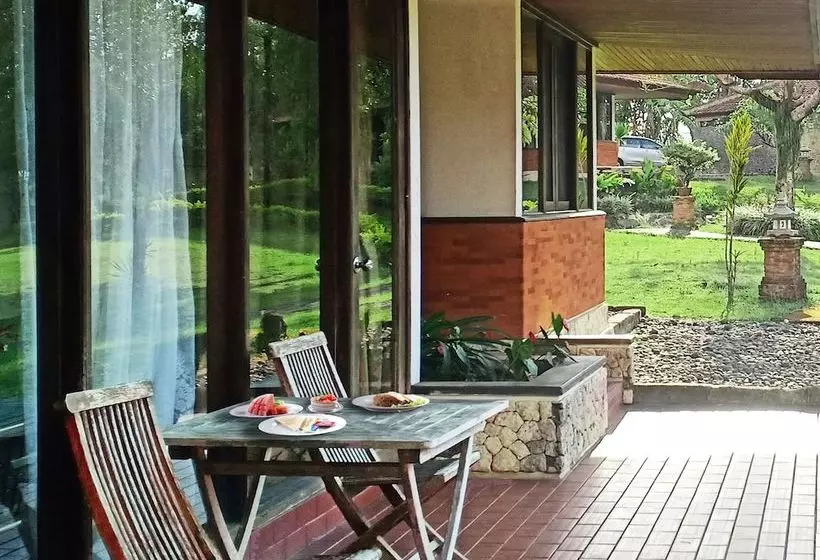 ペンション The Buyan Villas Resort