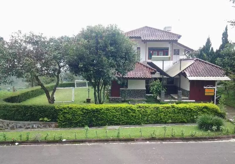 Pension Villa Chavaminerva Bata   Ciater