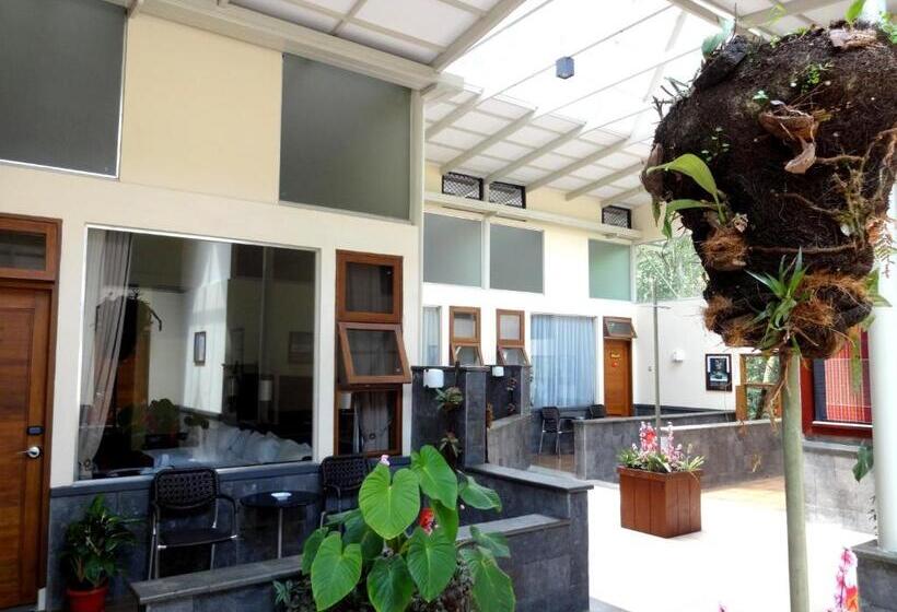 Taman Simalem Resort