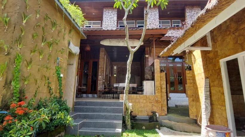 Общежитие Bulan Bali Guest House